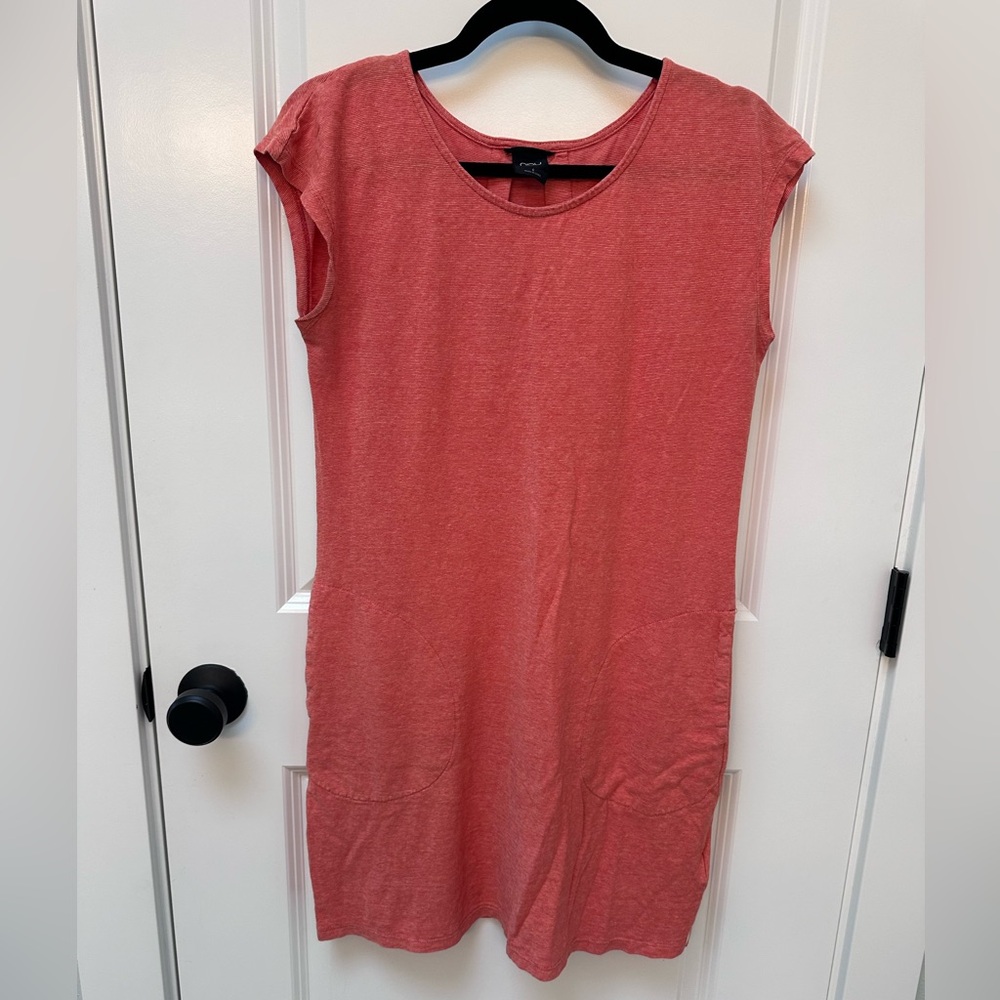 Nau coral dress with pockets. Small